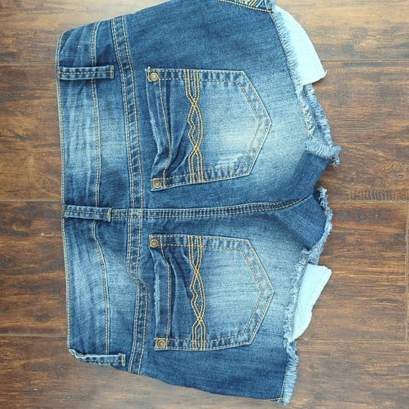 Shorts - Picture 2 of 2